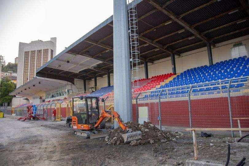 LO STADIO "VIVIANI" DI POTENZA SI STA RIFACENDO IL TRUCCO