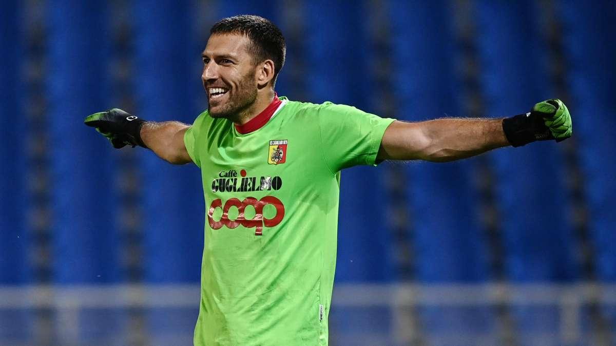 Emmausso interrompe l'imbattibilità della porta del Crotone