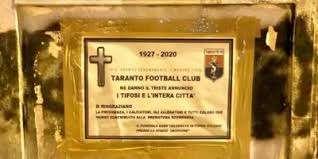 A Taranto continua la protesta, adesso è il tempo dei "manifesti mortuari".