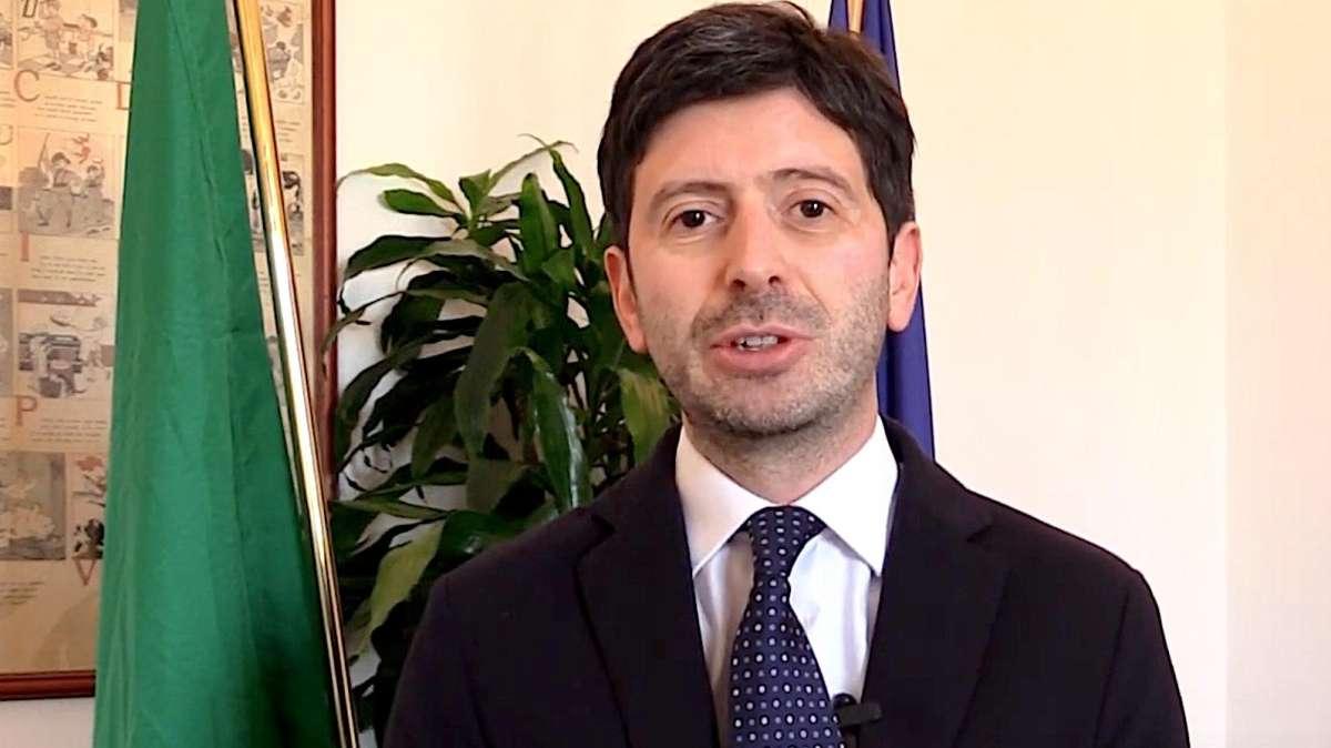 Roberto Speranza ministro della salute: "Fino al 30 aprile Green Pass Base per gli stadi"