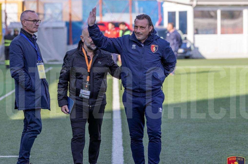 Potenza, mister Raffaele: "Dedichiamo la qualificazione ai play off al pubblico che ci ha aiutato molto anche nei momenti difficili"