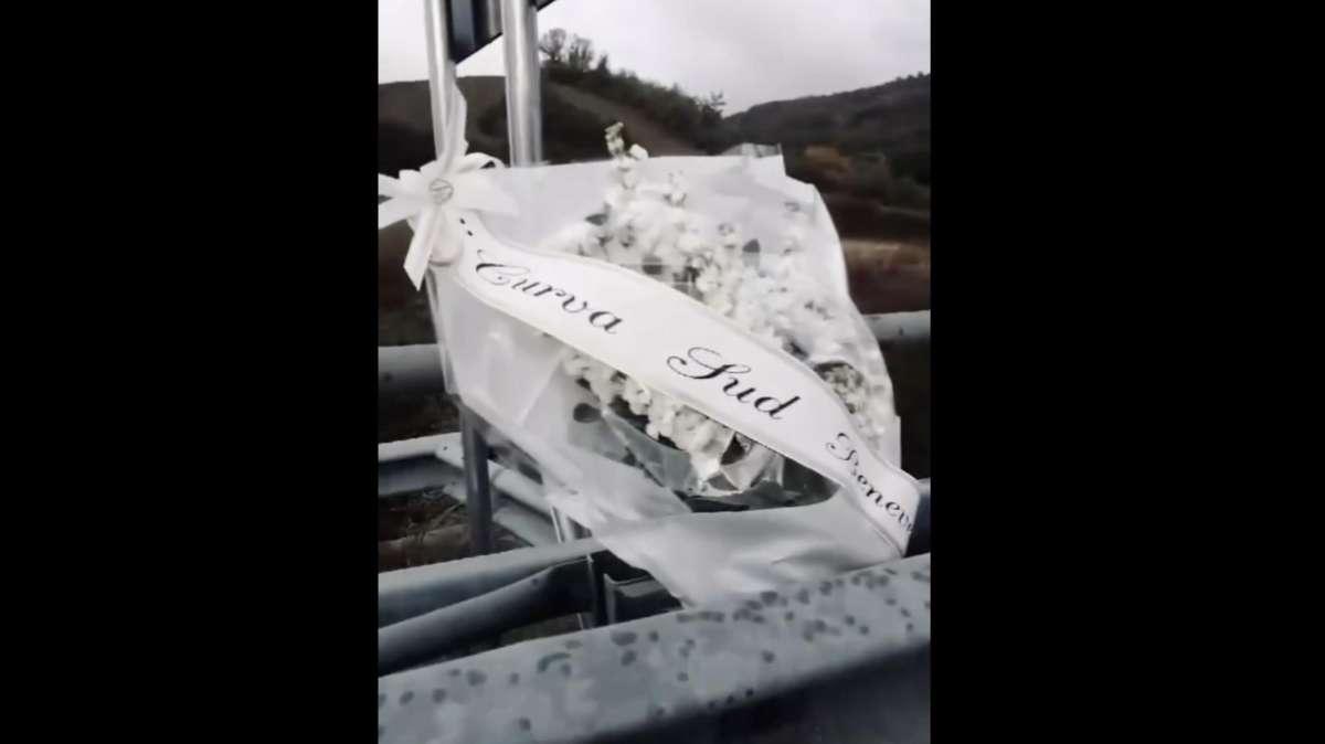 Incidente sulla Potenza-Melfi, i tifosi del Benevento lasciano fiori sul luogo dell'incidente