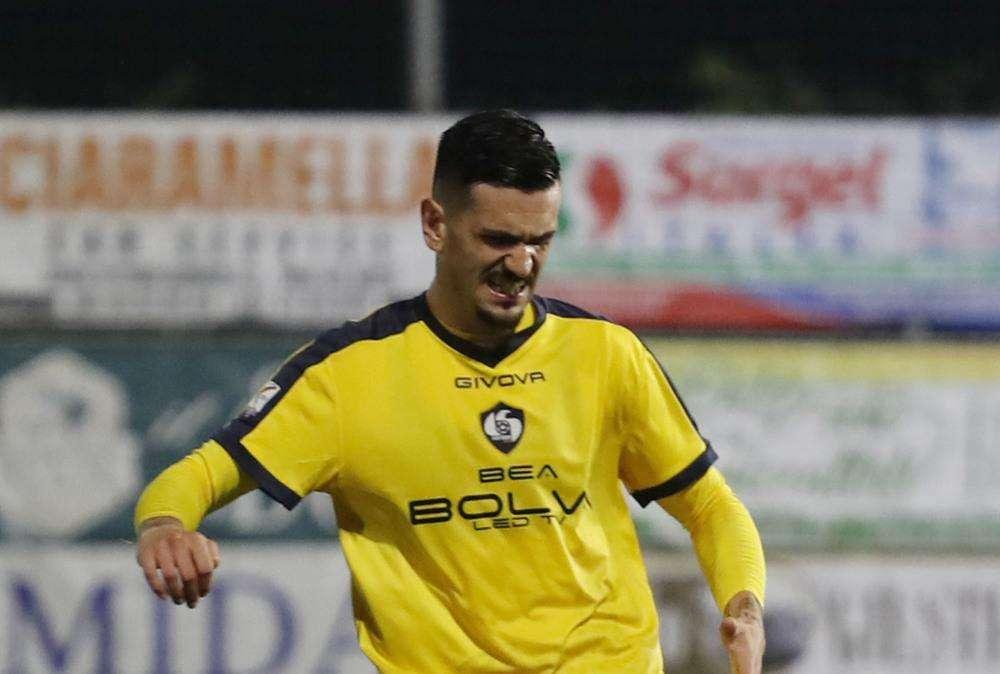 Anche l'ex Potenza Matera lascia il Taranto, il centrocampista sanseverese giocherà nel Sorrento