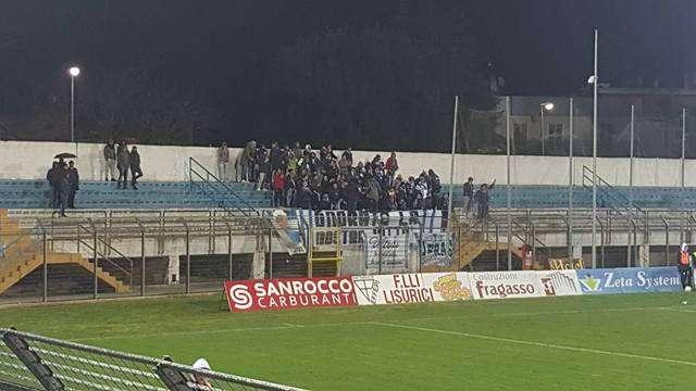 I tifosi del Martina danneggiano i bagni del XXI settembre...