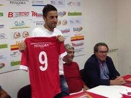 Bomber Tarallo giura fedeltà alla Turris...