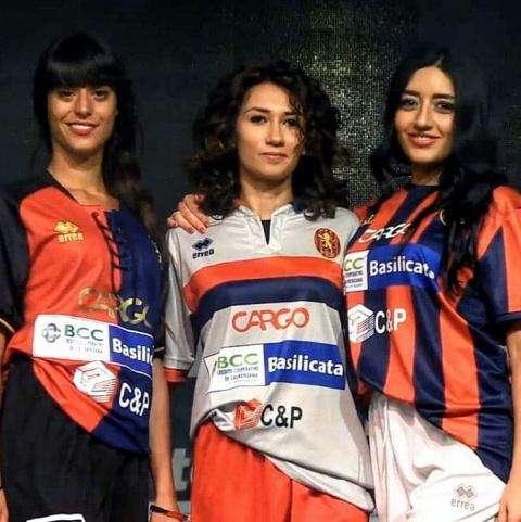 Il Potenza cambia veste... presentate le nuove divise! 
