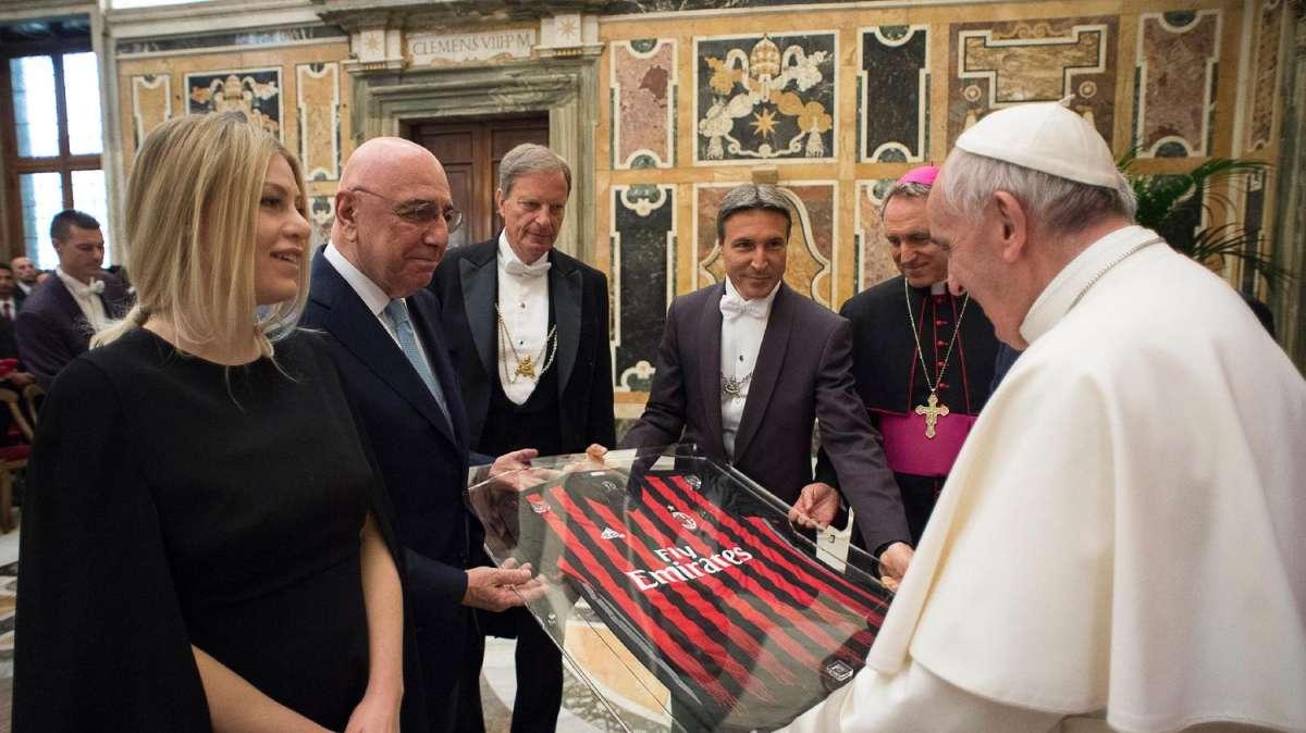Papa Francesco ed il suo grande amore per lo sport e per il calcio