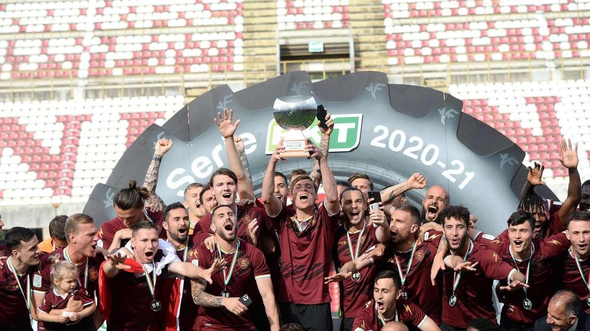 Salernitana, arrivata alla Figc la documentazione sul trust. Ora si attende il 7 luglio 