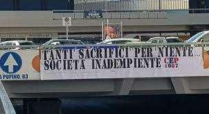 PER GIOVE! A Taranto ritornano in bella vista alcuni striscioni contro il presidente del club rossoblù