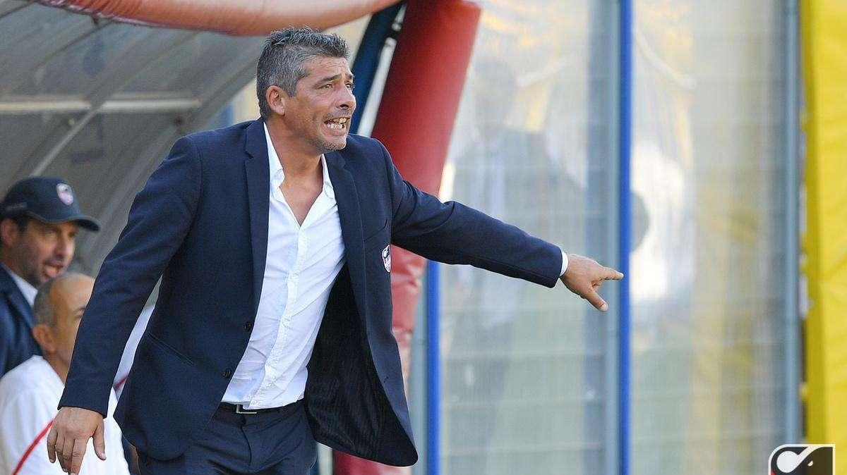 Il Catania dopo la sconfitta di Castellammare rinnova la fiducia al tecnico Tabbiani