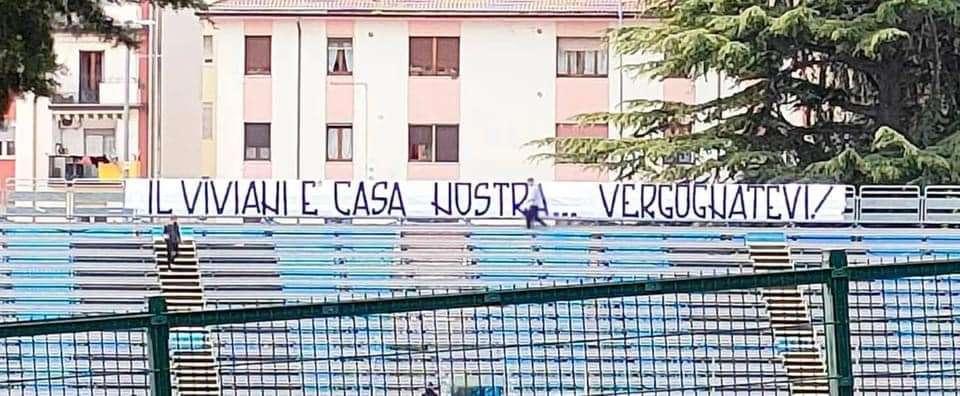 "Il Viviani è casa nostra... Vergognatevi"