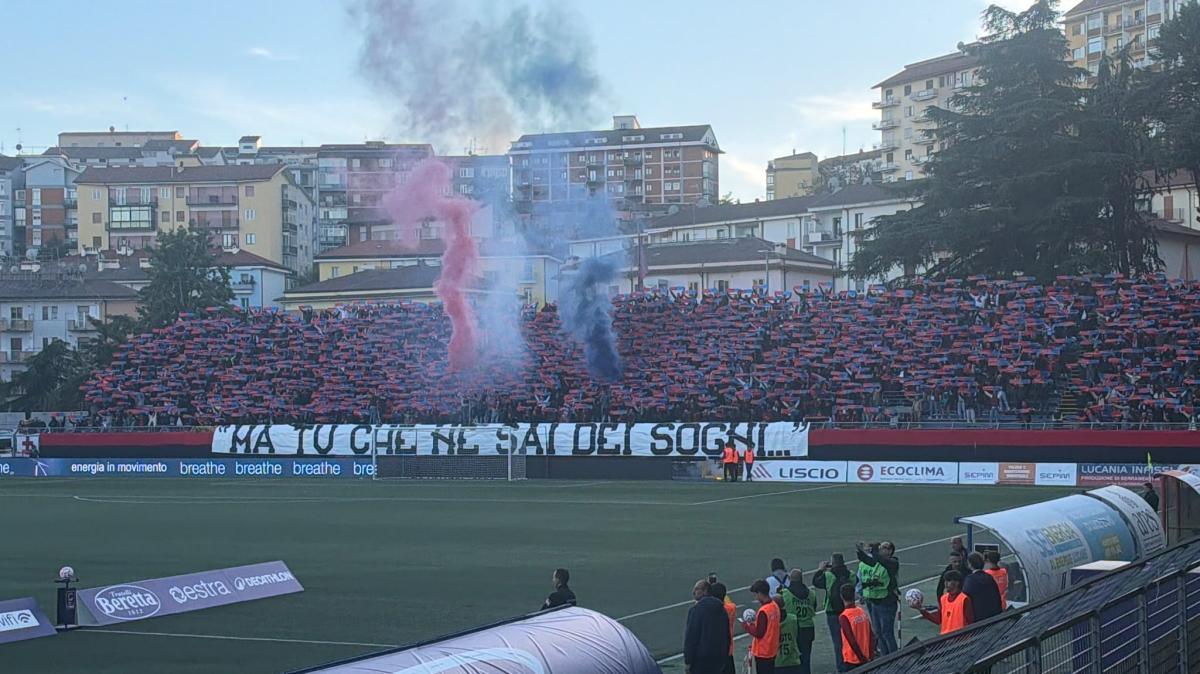 UNA VALANGA DI INSULTI