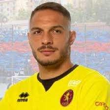 La maschera, il matto e il supereroe: vita da portiere, vita da IoiMan