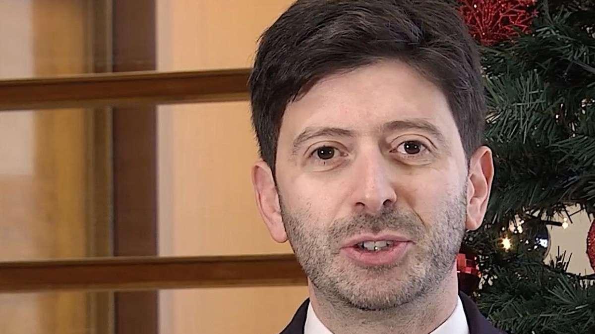 Il Ministro della Salute Roberto Speranza frena i facili entusiasmi: "Gli stadi rimarranno chiusi anche dopo il 6 gennaio"