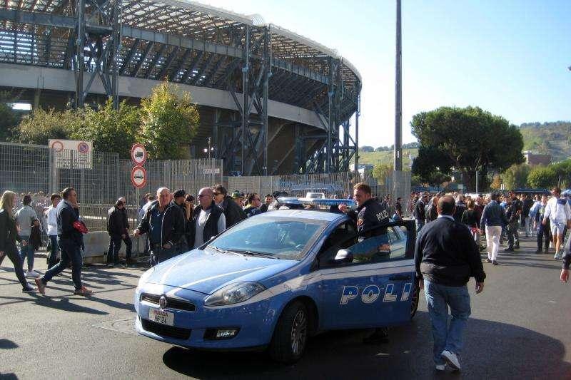 In 15 pestano un tarantino con spranghe e bastoni... arrestati 3 tifosi del Bari...
