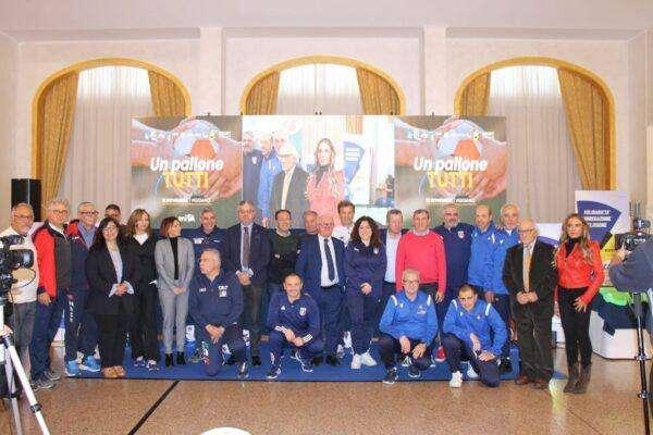 UN PALLONE PER TUTTI