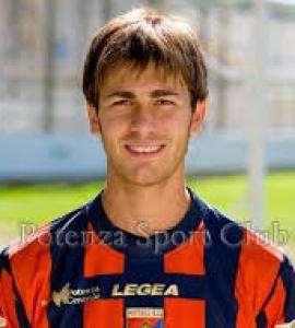 L'ex difensore del Potenza Porcaro puo' piacere al Taranto