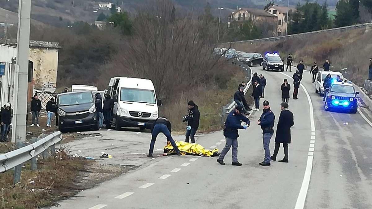 Scontri tra tifosi del Rionero e del Melfi, perde la vita un tifoso.
