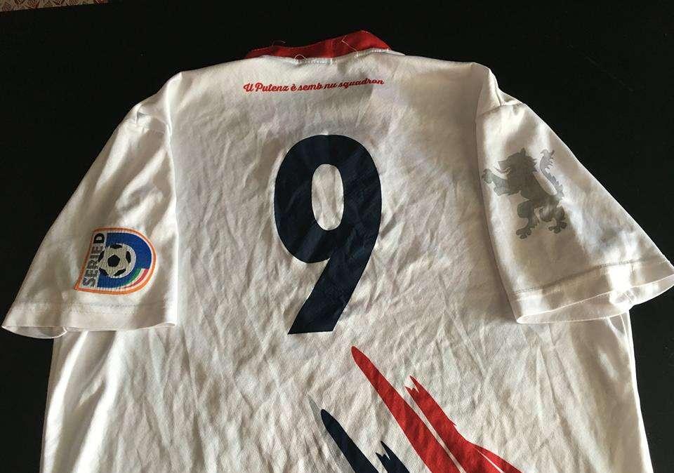 Numeri di maglia personalizzati anche in serie D...
