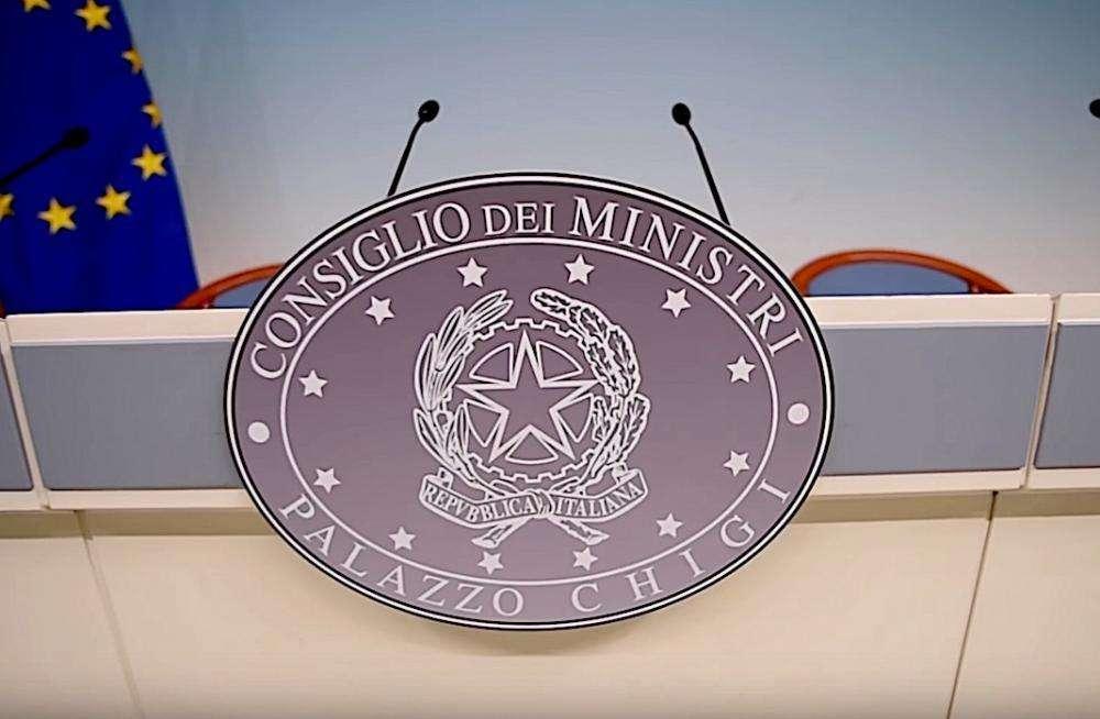 Fase 2, il Governo spiega chi sono i 'congiunti' con i quali ci si potrà vedere: la nota ufficiale.