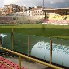 Anche a Catanzaro scaramucce in tribuna.