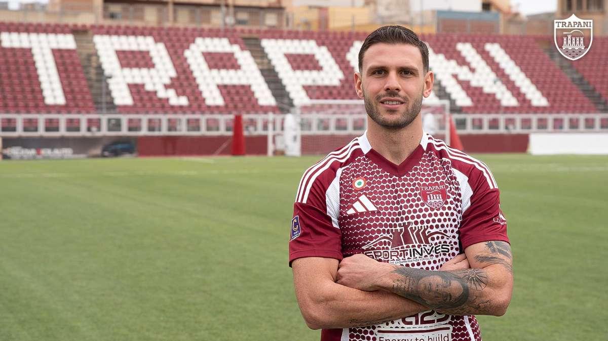 Clamoroso ma non troppo... durante la partita con la Cavese il presidente del Trapani Antonini mette fuori rosa un suo calciatore