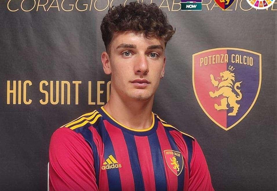 Ufficiale, dalla Pro Sesto arriva il centrocampista Lorenzo Ferro
