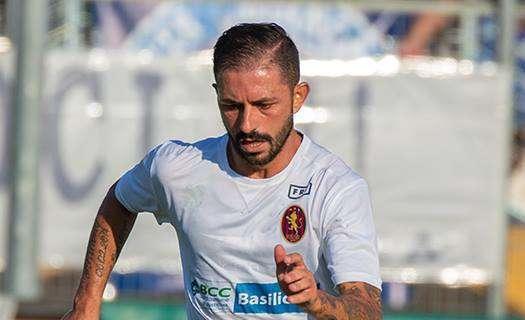 Il Livorno stringe per l'ex fantasista rossoblù Nicola Strambelli