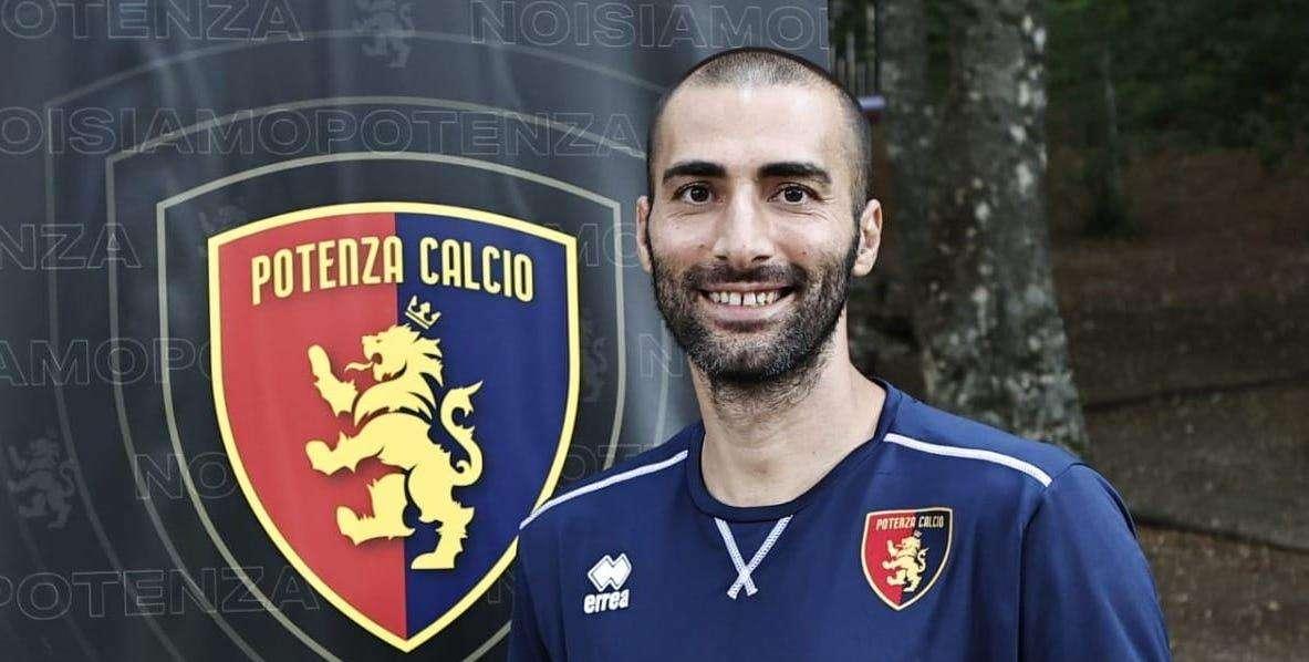 C'è anche il difensore rossoblù Matteo Legittimo tra i nuovi direttori sportivi