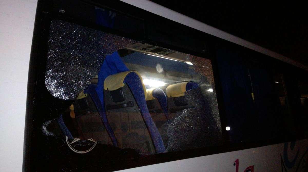 Sassi contro il bus di una squadra di Promozione campana...