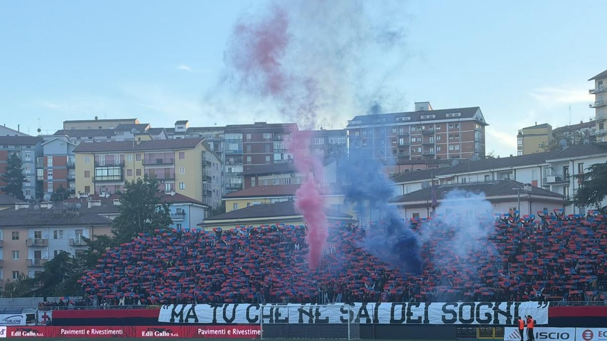 La notte che infiamma il sogno: il Potenza batte il Catania e guarda tutti dall'alto