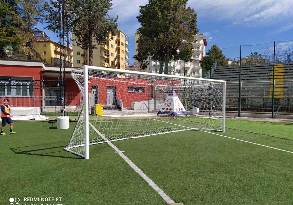 Bel gesto del gruppo "Cuori Da Leone", donata una porta di allenamento al Potenza