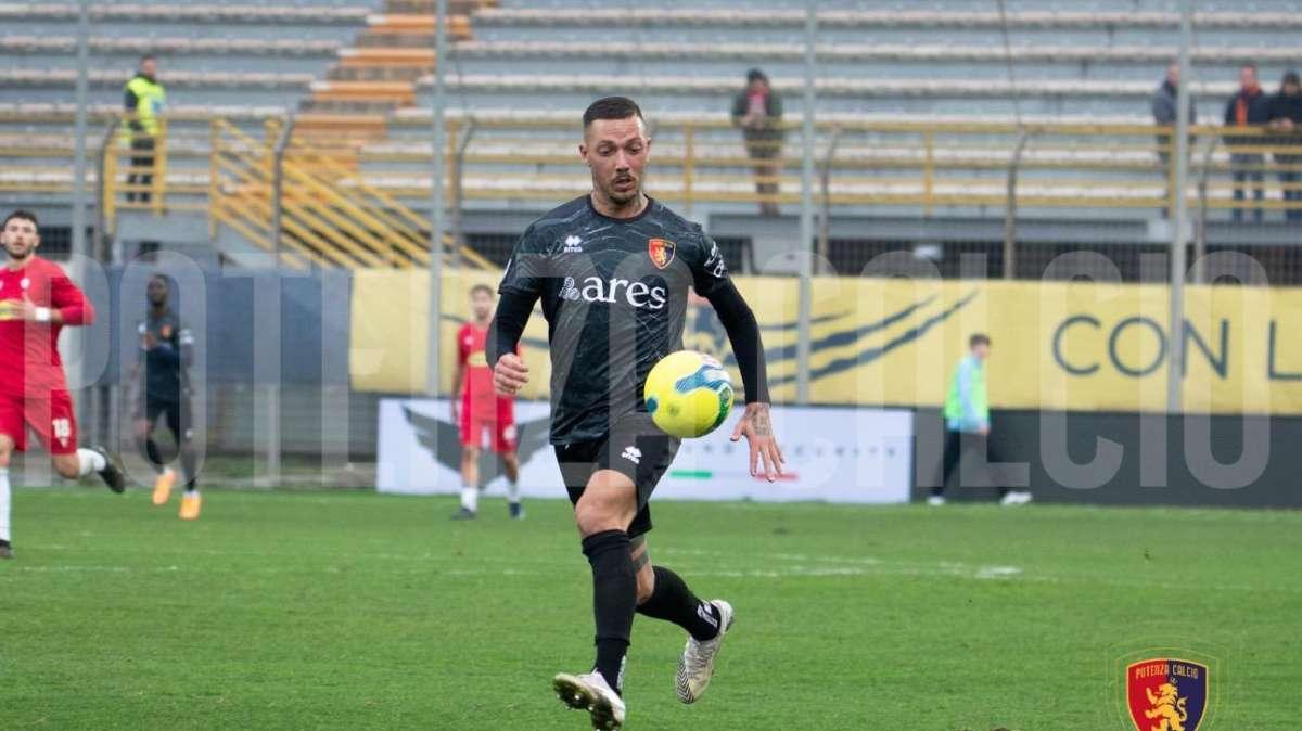 EMMAUSSO SALUTA E VA A PICERNO