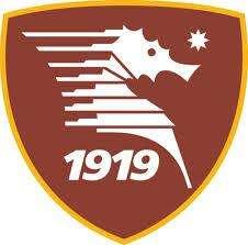 La Salernitana "unita" a ritmo di musica.