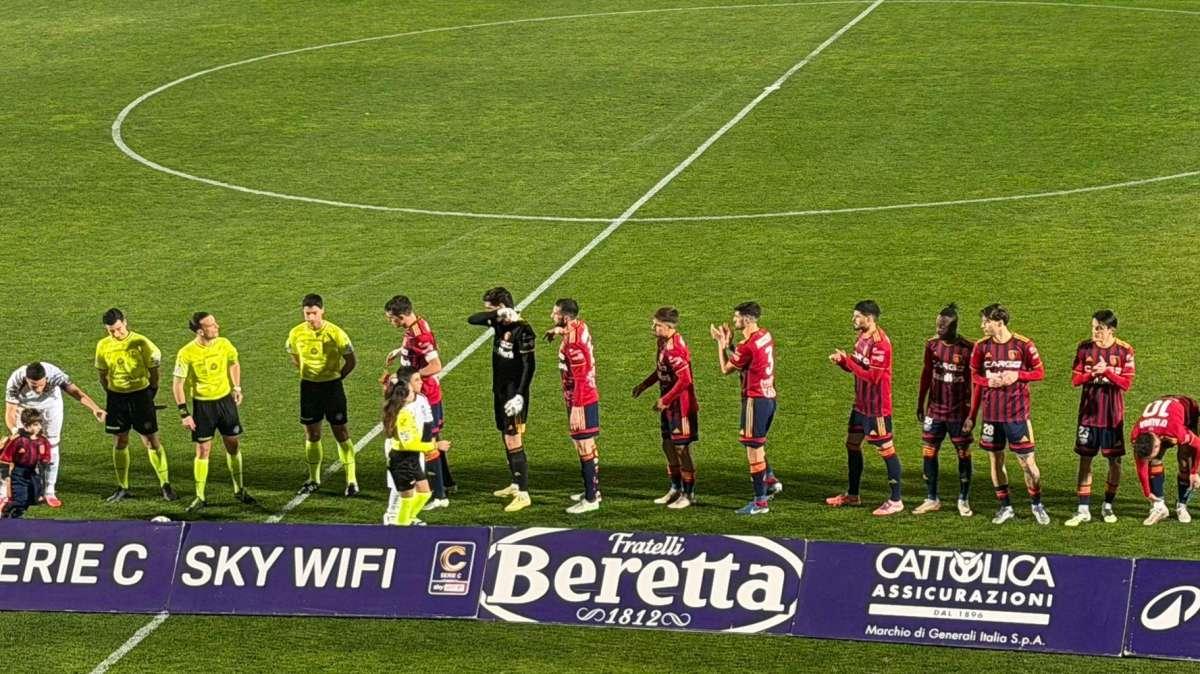 Continua il mal di trasferta per il Potenza, allo "Scida" vince il Crotone 2-0!