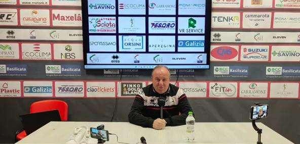 Mister Arleo: "Mi è piaciuto il coraggio, la voglia di ribaltare il risultato della squadra. La terna arbitrale? Non all'altezza della situazione"