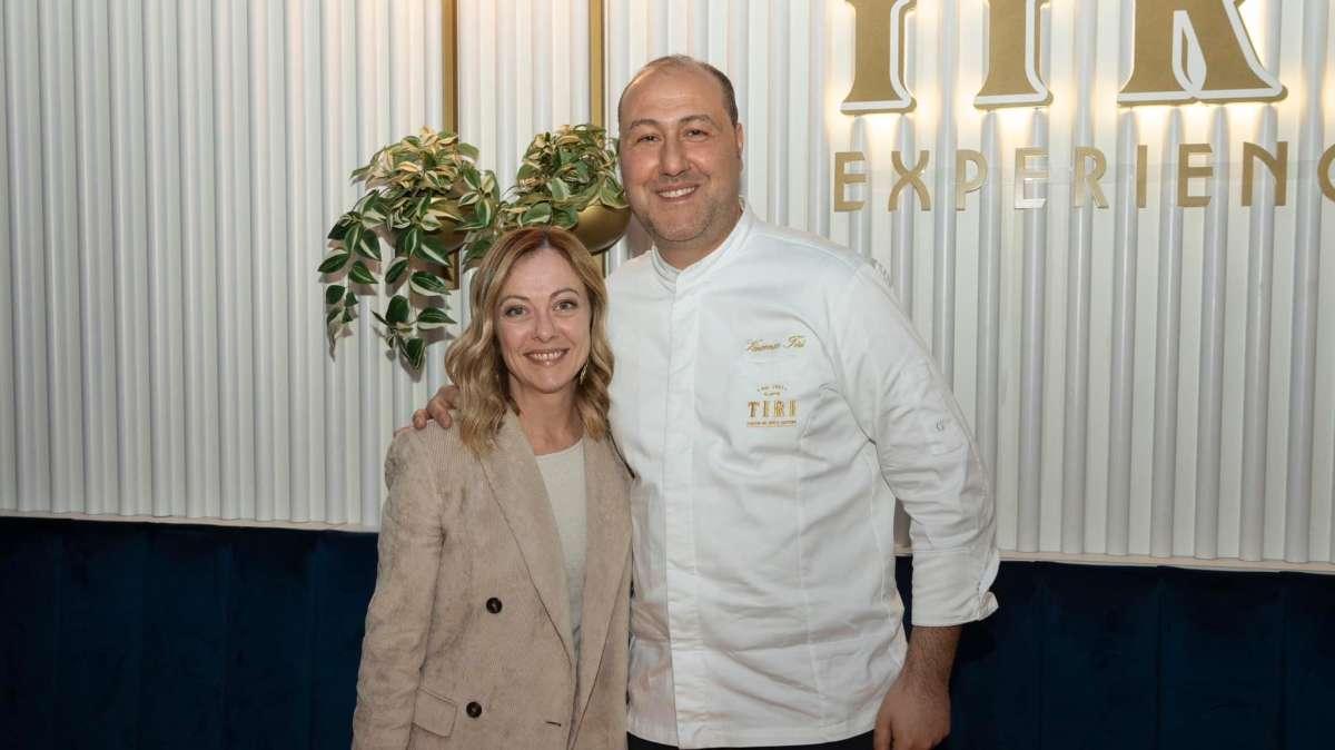 Giorgia Meloni a Potenza tra falchi... e colombe