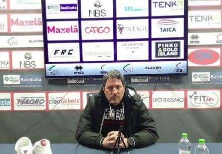 Road to Bari, mister Trocini: "Dopo la brutta gara di domenica, dobbiamo trovare la forza per fare una grande partita, una grande prestazione"