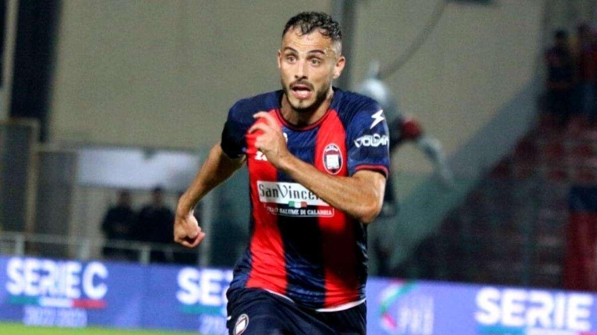 L'attaccante del Crotone Gomez mette nel mirino il Potenza: "Contro i lucani dobbiamo vincere"