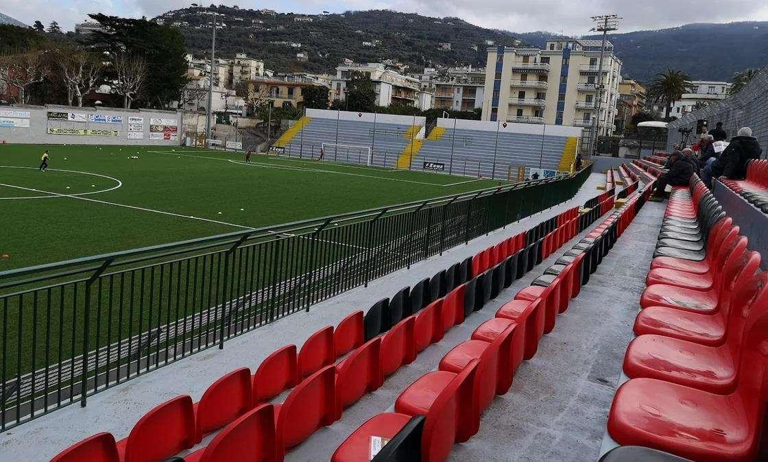 Grana per il Sorrento, servono 7 milioni per adeguare lo stadio "Italia"