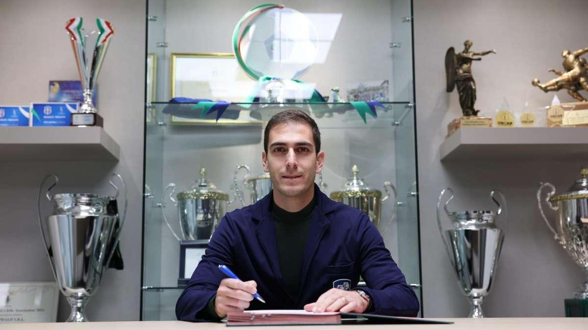 Uno dei calciatori più forti del Sorrento De Francesco non giocherà sabato contro il Potenza, ecco perchè