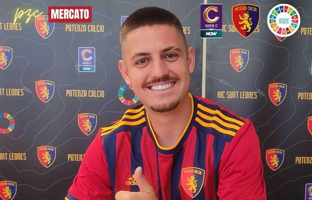 Ufficiale, Lucas Felippe è nuovo calciatore rossoblù