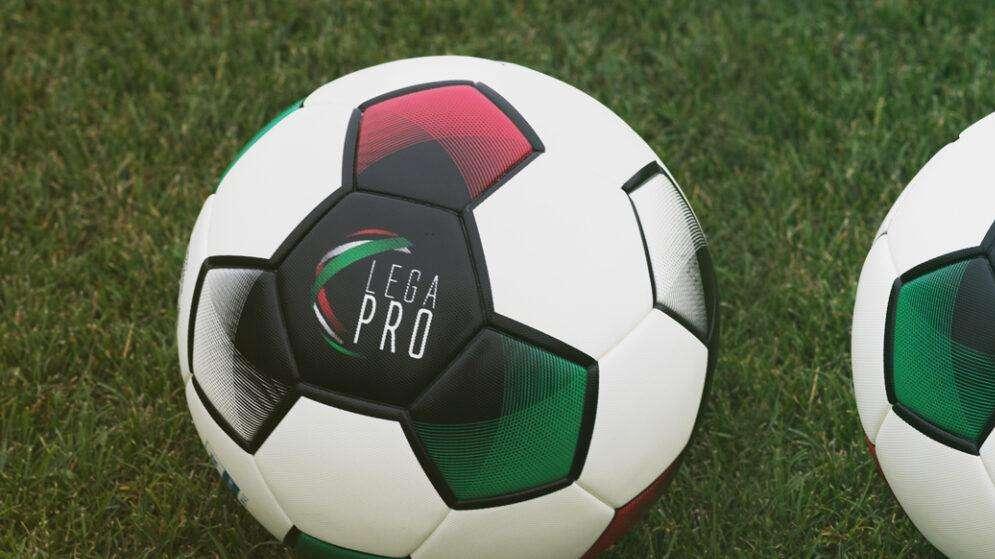 Ufficiale - Ripescate Latina, Lucchese, Fidelis Andria e Siena