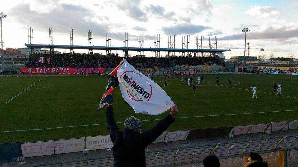Spuntano 5 stelle tra i tifosi rossoblu...