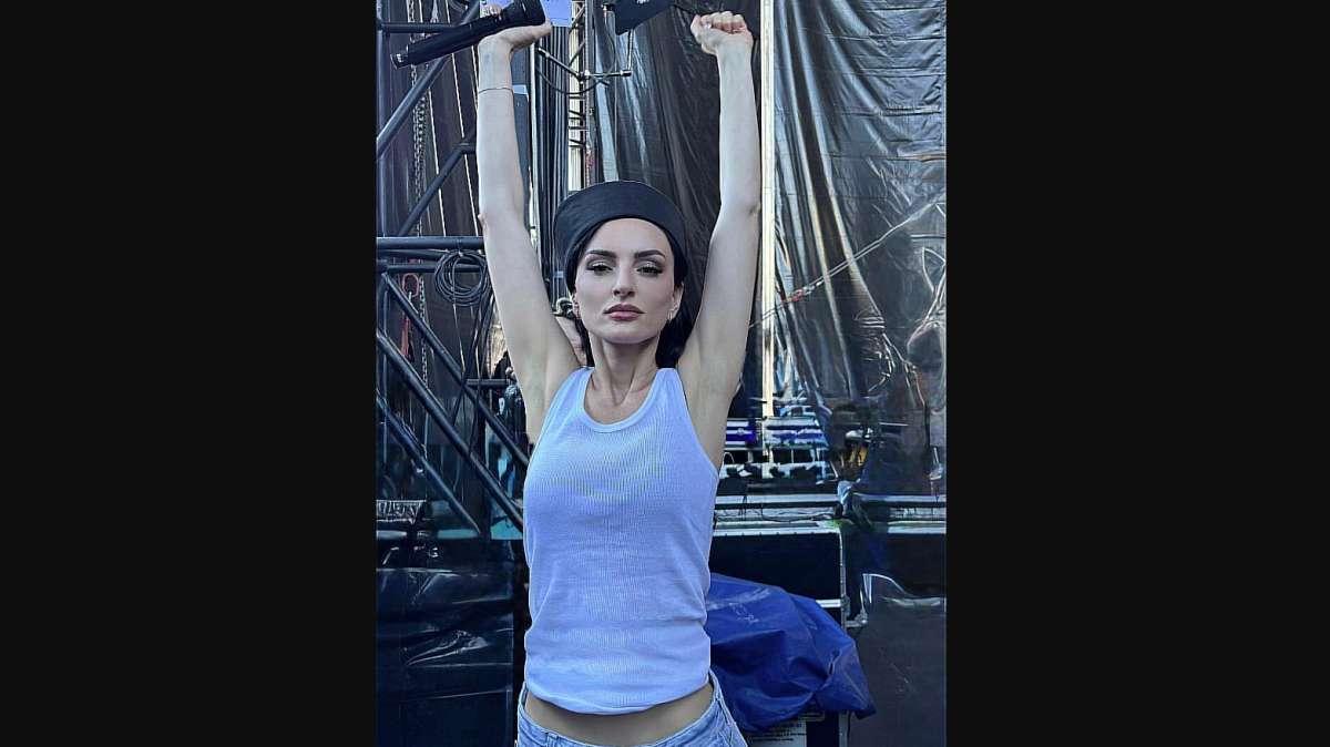 Arisa apre il Concertone del Primo Maggio con un emozionante omaggio a Lucio Dalla