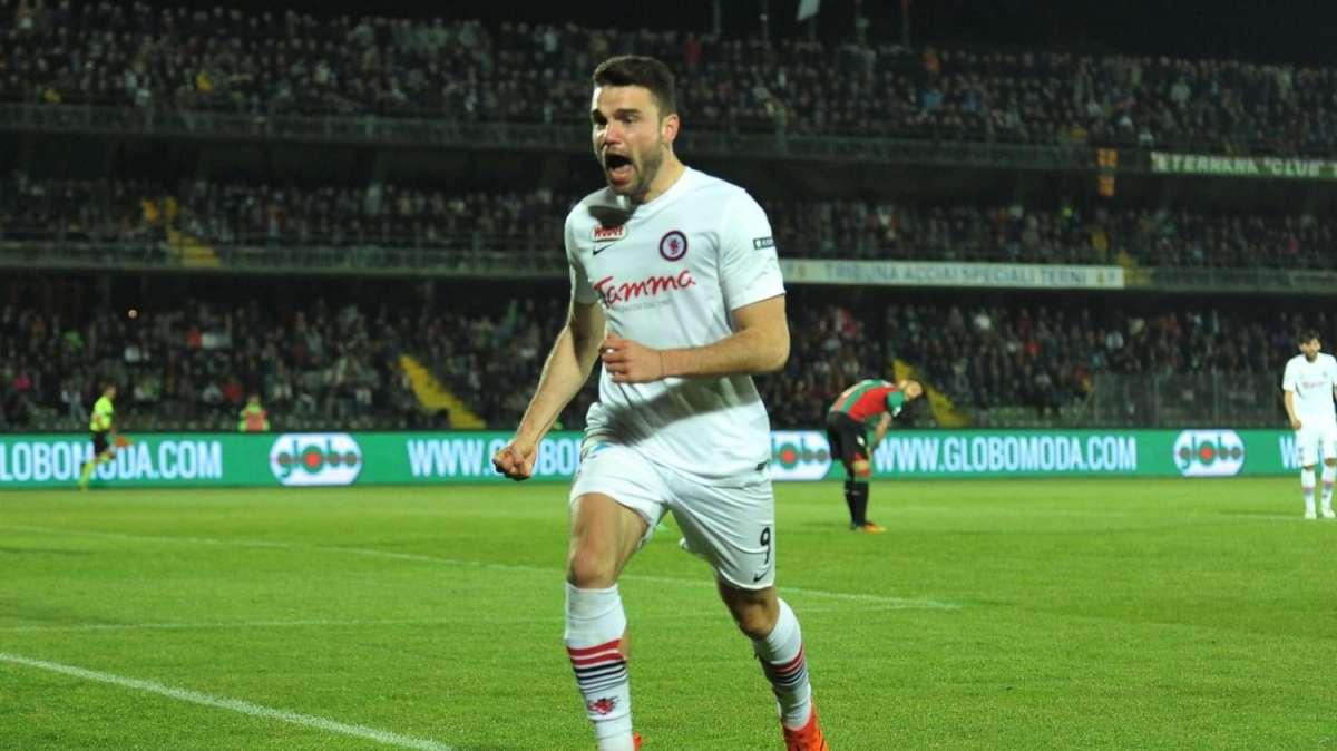 È sempre calciomercato: il Cosenza è  molto vicino ad ufficializzare un nuovo attaccante!
