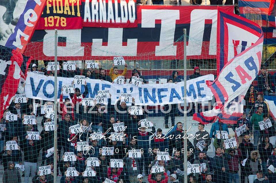 I tifosi del Taranto abbassano il Volume...
