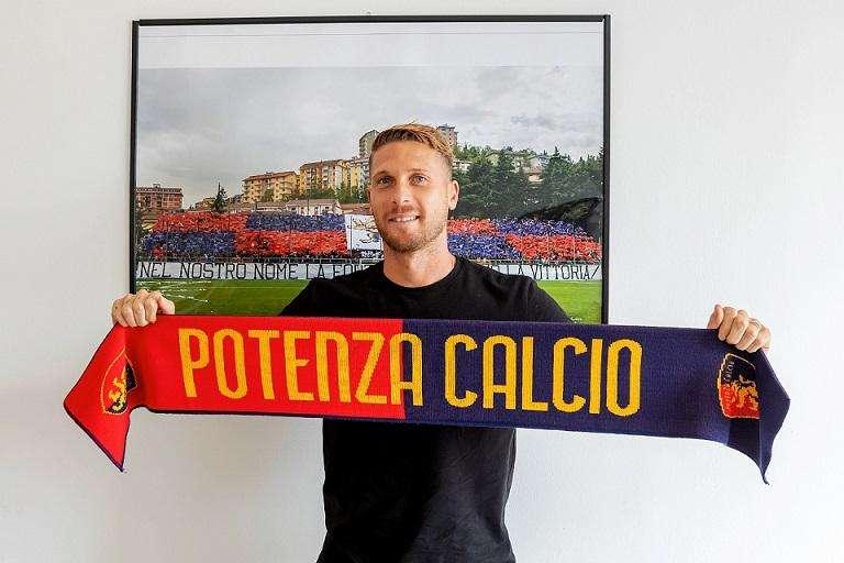 Il Potenza spera di aggrapparsi subito alle reti del suo bomber Salvatore Caturano