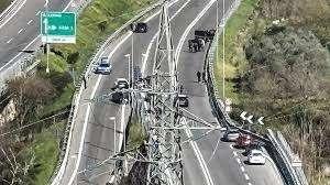 Questa mattina ad Atena Lucana i Carabinieri sparano in autostrada a ladri in fuga