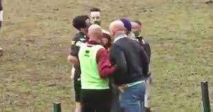  Prima categoria piemontese, l'arbitro espelle l'allenatore per proteste e lui lo prende a pugni